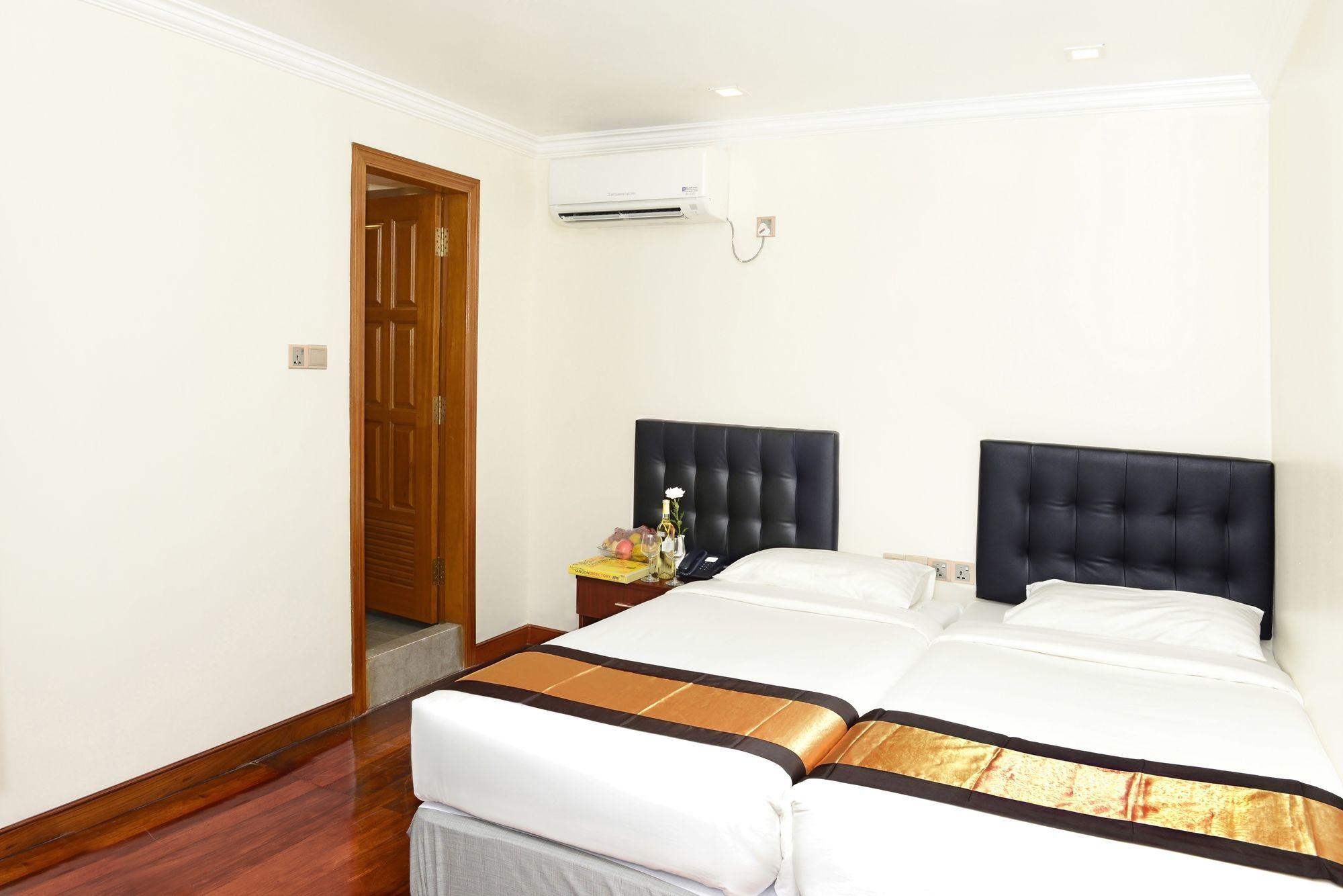 Hotel Bond Yangon Eksteriør bilde